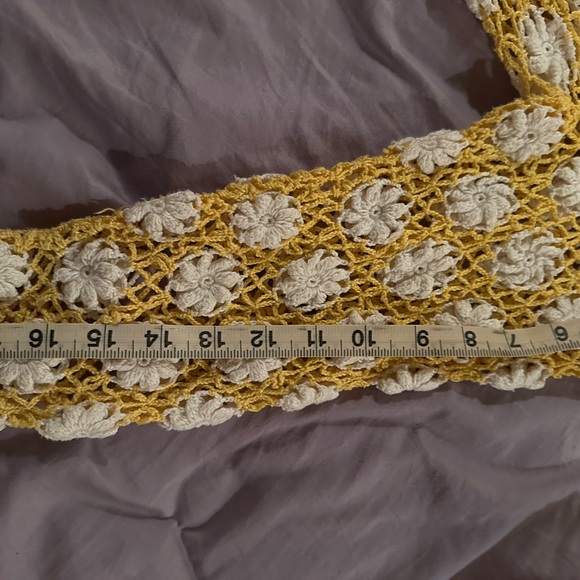 Yellow & White daisy flower Crochet Flower Sweater sz S - Picture 5 of 5